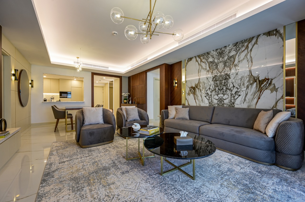 Apartment 812